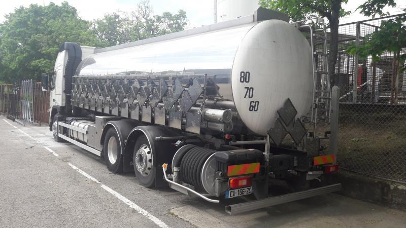 Volvo FM12 450 - Грузовик-цистерна: фото 2 Volvo FM12 450 - Грузовик-цистерна: фото 2