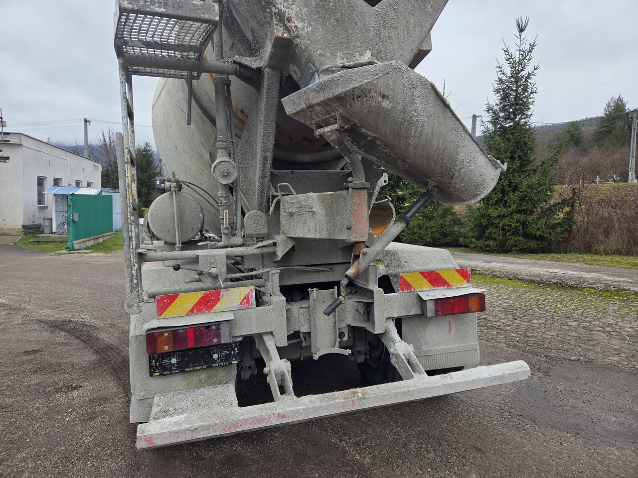 IVECO Eurotrakker 340E34 8x4 MIX - Автобетоносмеситель: фото 5 IVECO Eurotrakker 340E34 8x4 MIX - Автобетоносмеситель: фото 5