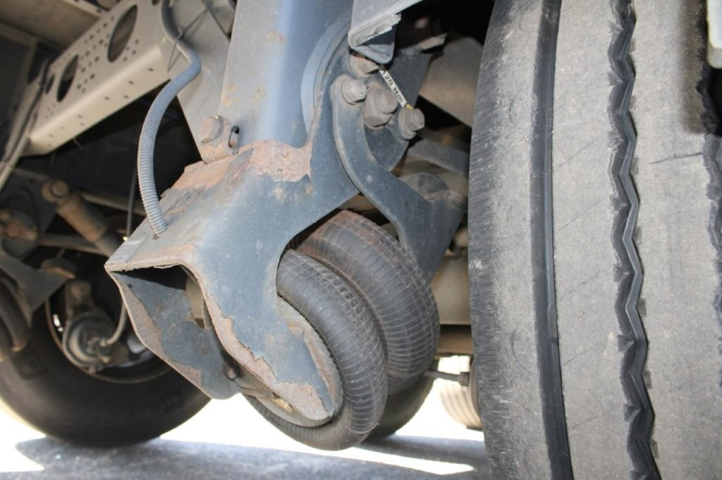 KRONE SD, ZVEDACÍ NÁPRAVA - Тентованный полуприцеп: фото 4 KRONE SD, ZVEDACÍ NÁPRAVA - Тентованный полуприцеп: фото 4