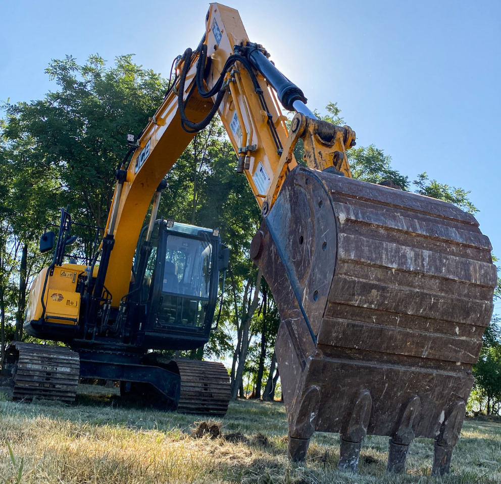 JCB JS131LC - Экскаватор: фото 1 JCB JS131LC - Экскаватор: фото 1
