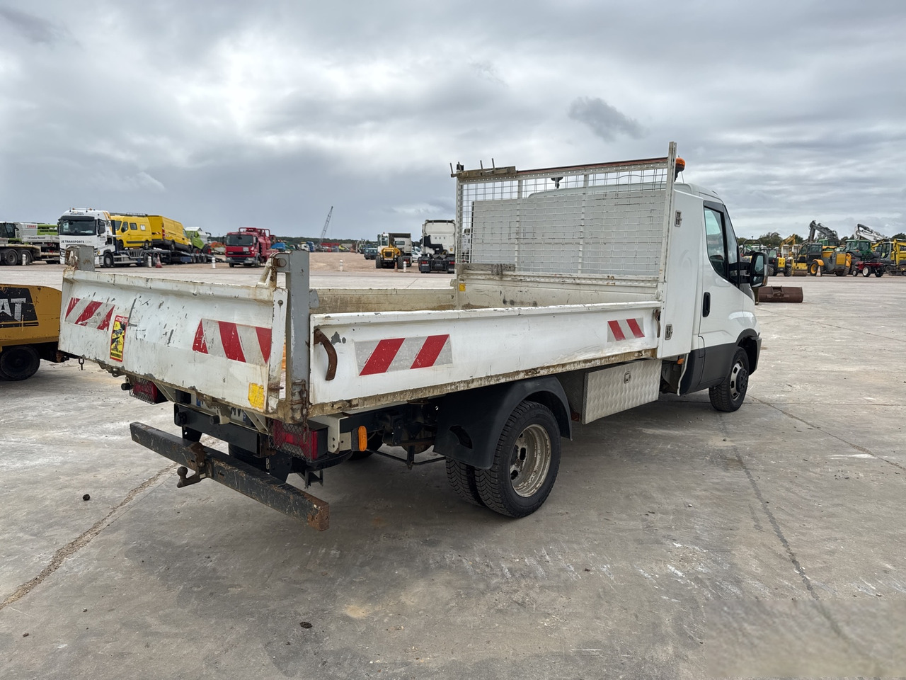 IVECO DAILY 35-150 - Малотоннажный самосвал: фото 4 IVECO DAILY 35-150 - Малотоннажный самосвал: фото 4