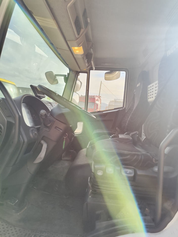 IVECO EUROCARGO 120E25 - Автоманипулятор: фото 5 IVECO EUROCARGO 120E25 - Автоманипулятор: фото 5