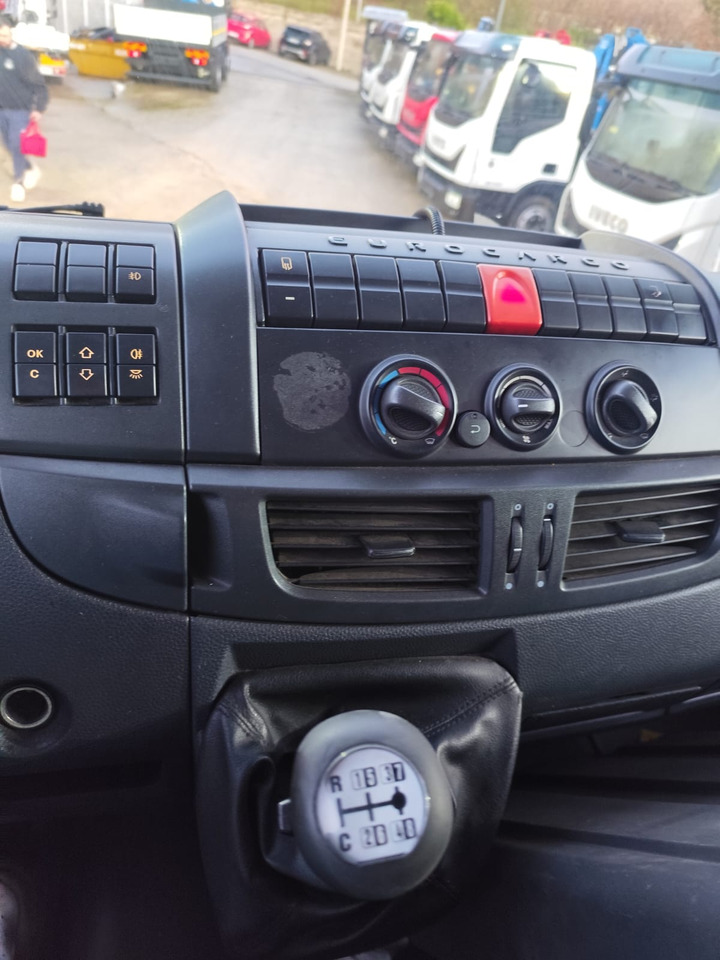 IVECO EUROCARGO 120E28P - Грузовик-шасси: фото 3 IVECO EUROCARGO 120E28P - Грузовик-шасси: фото 3