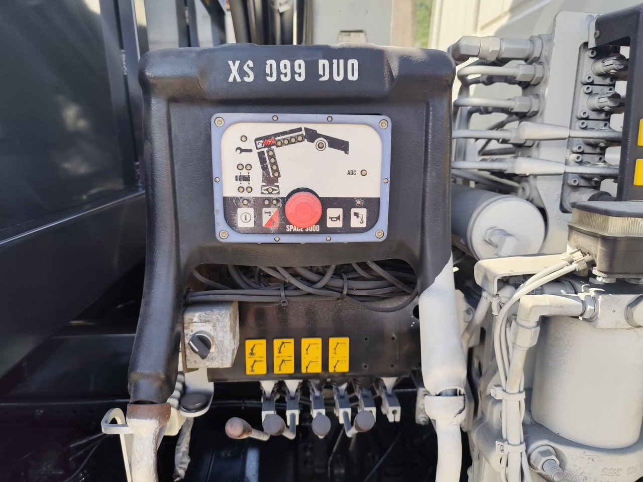 IVECO EUROCARGO 140-250 - Самосвал, Автоманипулятор: фото 2 IVECO EUROCARGO 140-250 - Самосвал, Автоманипулятор: фото 2