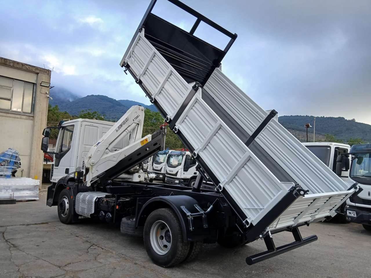 IVECO EUROCARGO 140-250 в лизинг IVECO EUROCARGO 140-250: фото 28 IVECO EUROCARGO 140-250 в лизинг IVECO EUROCARGO 140-250: фото 28