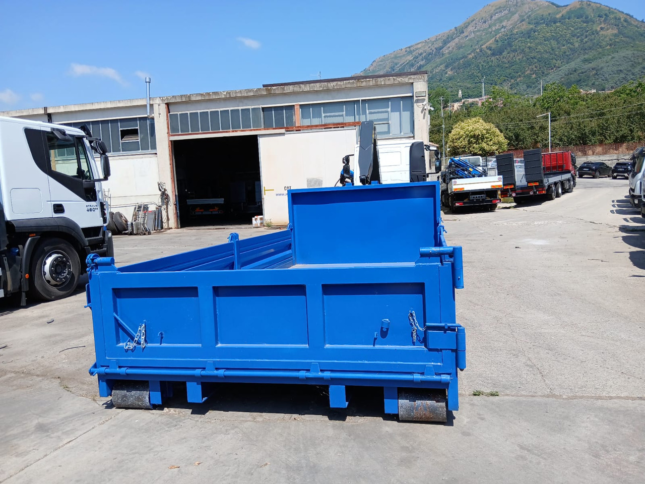 IVECO EUROCARGO 190EL25 - Крюковой мультилифт: фото 4 IVECO EUROCARGO 190EL25 - Крюковой мультилифт: фото 4