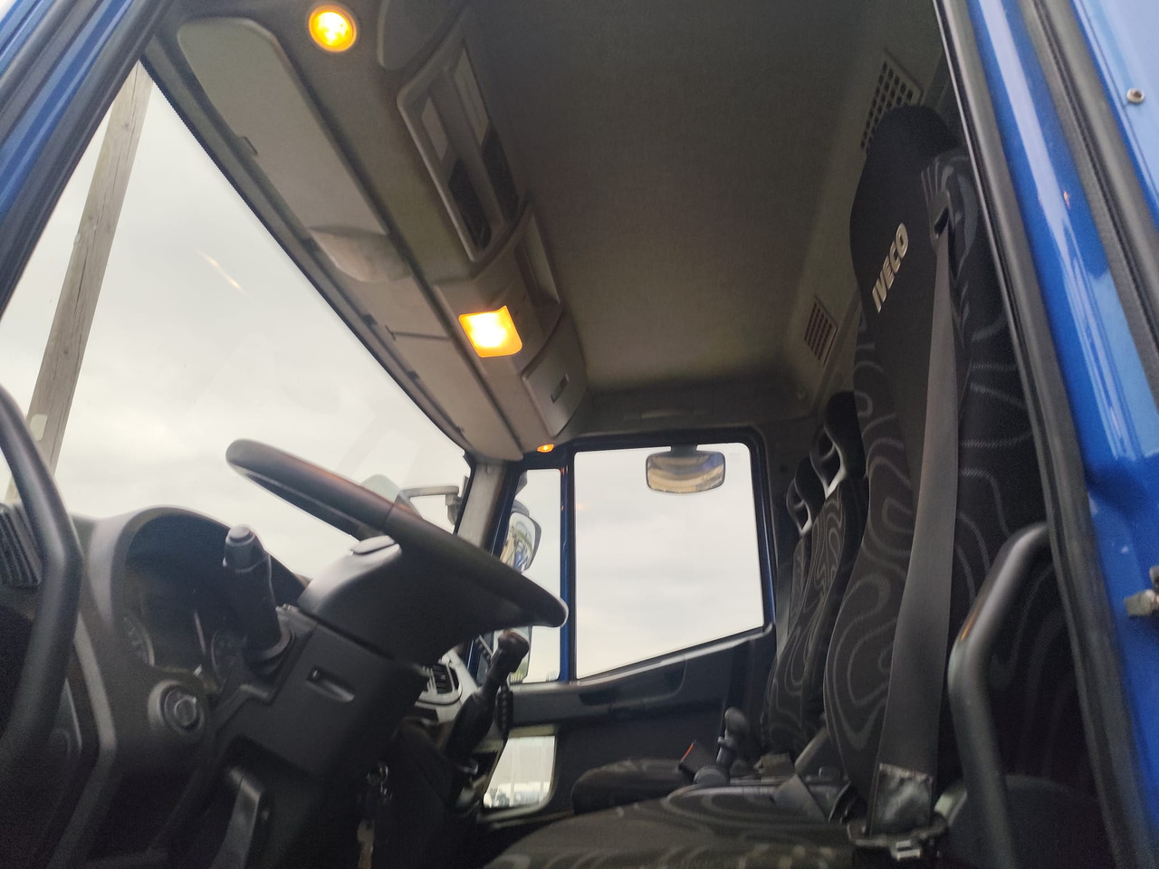 IVECO EUROCARGO 190EL28 - Грузовик-шасси: фото 4 IVECO EUROCARGO 190EL28 - Грузовик-шасси: фото 4