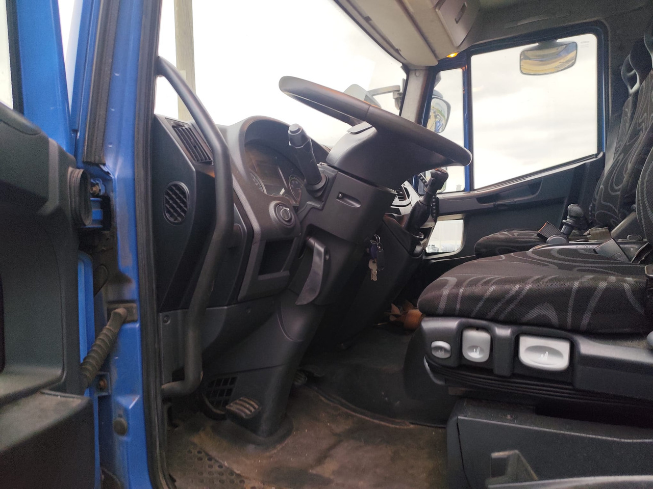 IVECO EUROCARGO 190EL28 - Грузовик-шасси: фото 3 IVECO EUROCARGO 190EL28 - Грузовик-шасси: фото 3