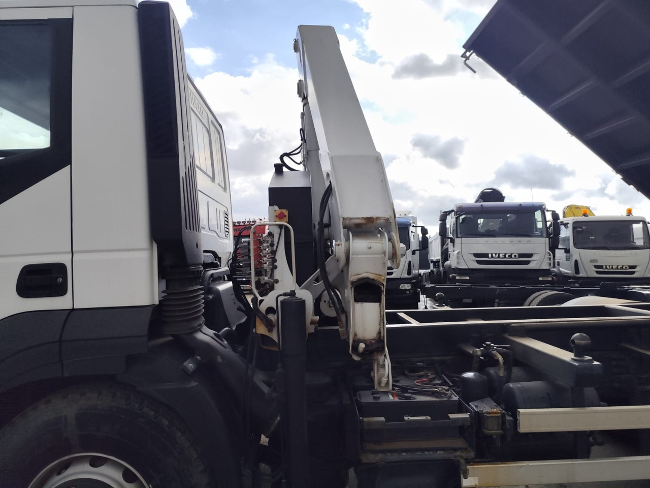 IVECO STRALIS AD 190S31P - Автоманипулятор, Самосвал: фото 2 IVECO STRALIS AD 190S31P - Автоманипулятор, Самосвал: фото 2