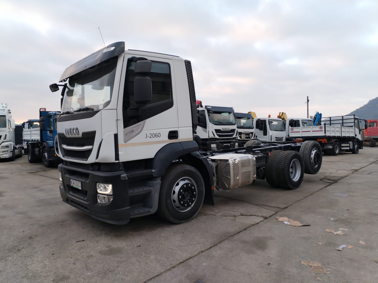 IVECO STRALIS AD 260S31 XP - Грузовик-шасси: фото 1 IVECO STRALIS AD 260S31 XP - Грузовик-шасси: фото 1