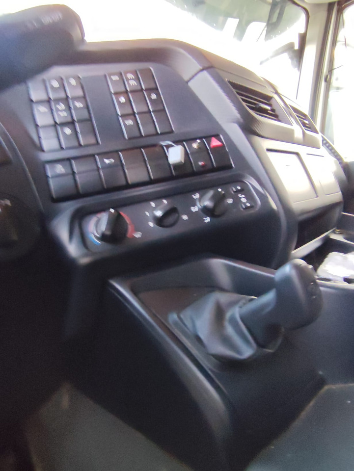 IVECO STRALIS AD 260S31 XP - Грузовик-шасси: фото 2 IVECO STRALIS AD 260S31 XP - Грузовик-шасси: фото 2