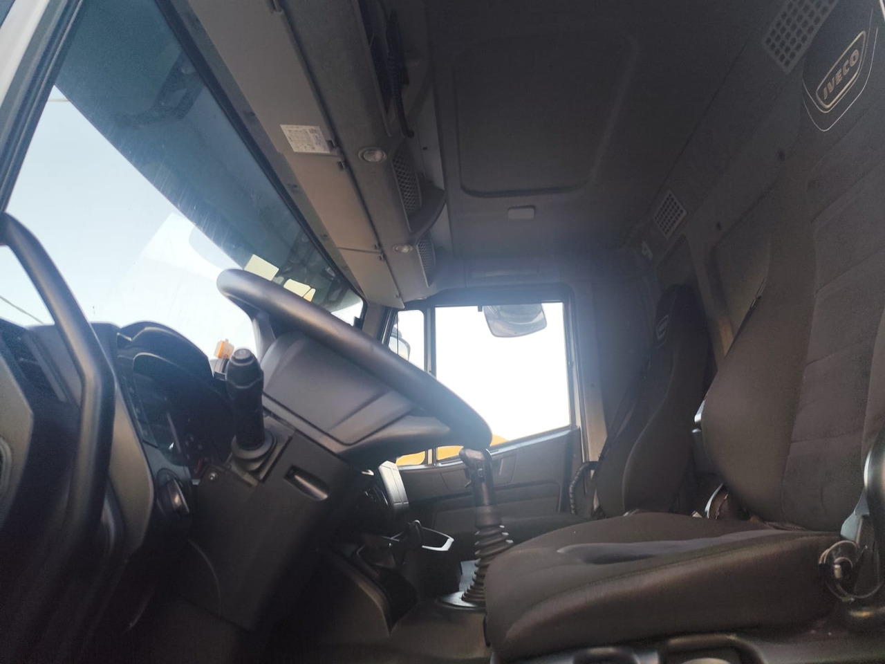 IVECO STRALIS AD 260S31 XP - Грузовик-шасси: фото 5 IVECO STRALIS AD 260S31 XP - Грузовик-шасси: фото 5