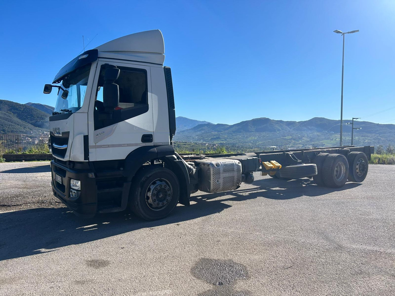 IVECO STRALIS AD 260S31 XP - Грузовик-шасси: фото 3 IVECO STRALIS AD 260S31 XP - Грузовик-шасси: фото 3
