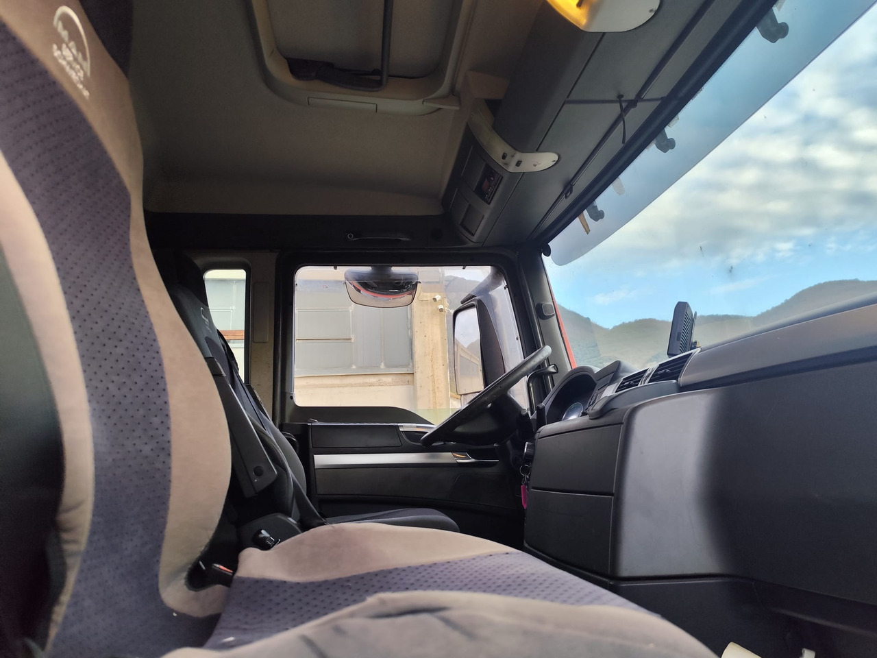 MAN TGS 26.440 - Грузовик бортовой/ Платформа: фото 2 MAN TGS 26.440 - Грузовик бортовой/ Платформа: фото 2