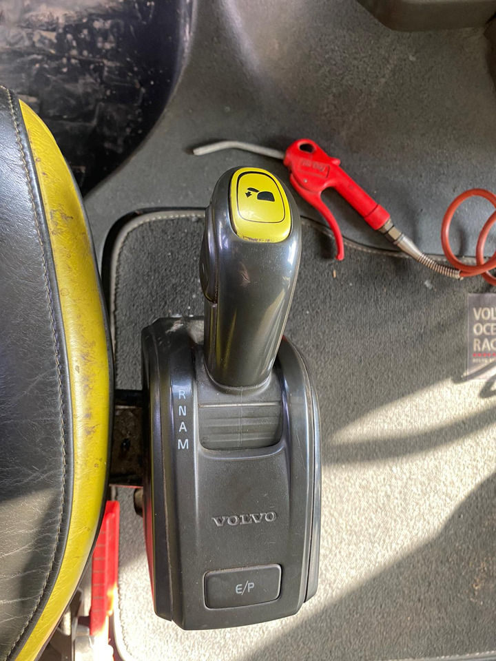 VOLVO FH16.660 - Грузовик бортовой/ Платформа: фото 5 VOLVO FH16.660 - Грузовик бортовой/ Платформа: фото 5