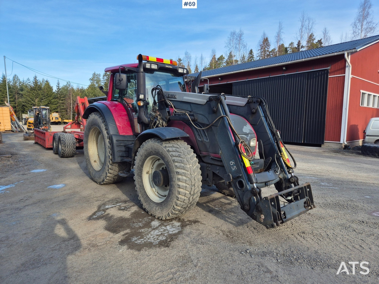 Valtra T182 - Трактор: фото 4 Valtra T182 - Трактор: фото 4