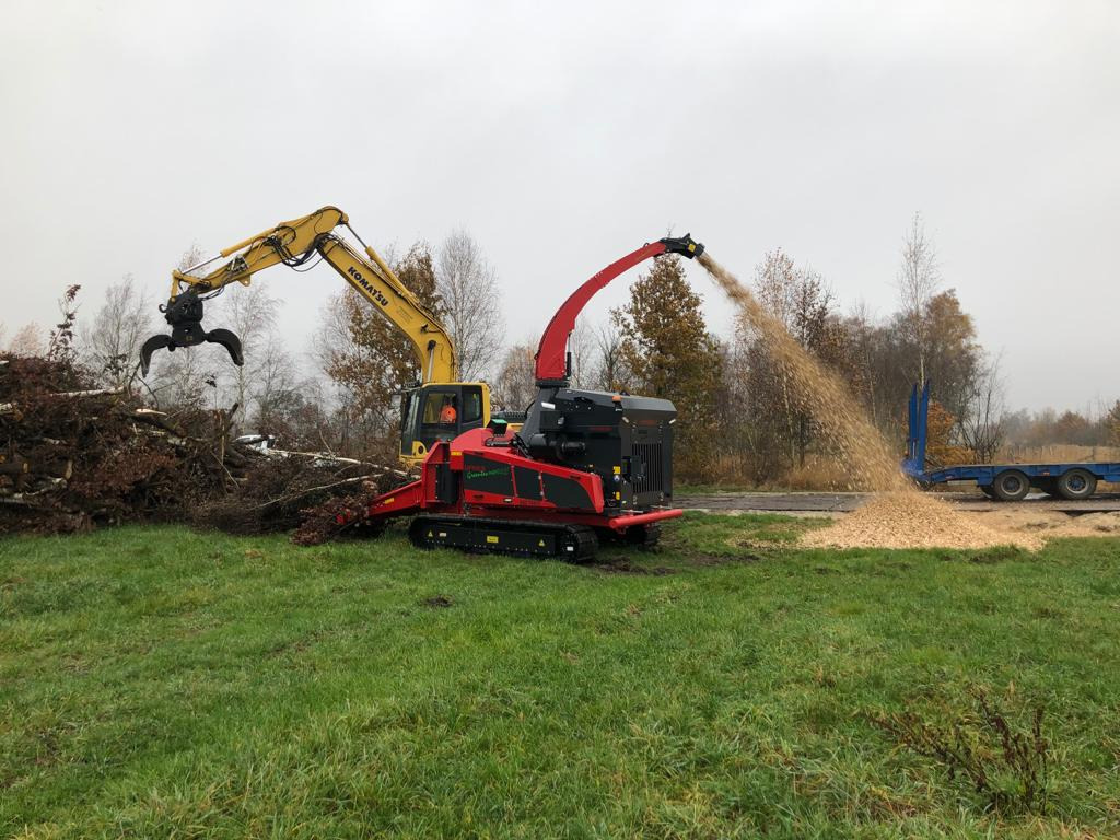 UFKES 942 Chipper - Измельчитель древесины: фото 3 UFKES 942 Chipper - Измельчитель древесины: фото 3