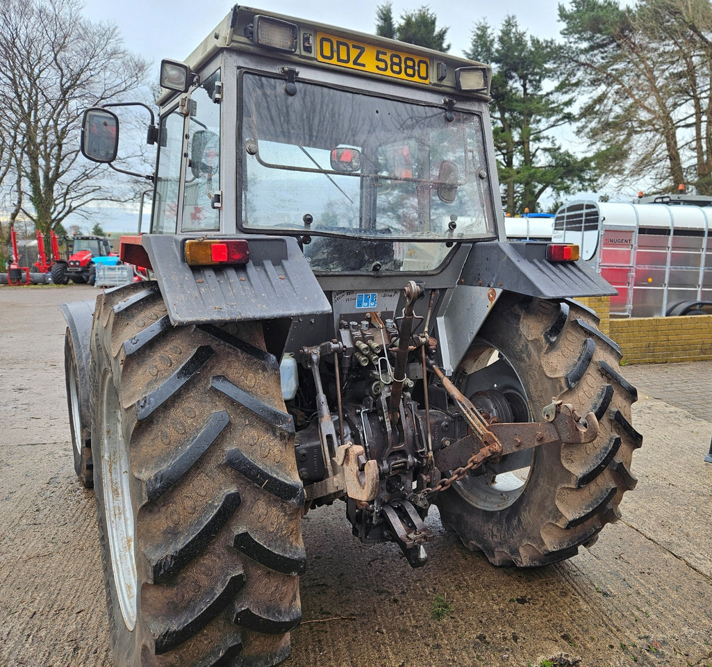 1993 MF 390T 4wd tractor, good off farm condition - Трактор: фото 3 1993 MF 390T 4wd tractor, good off farm condition - Трактор: фото 3