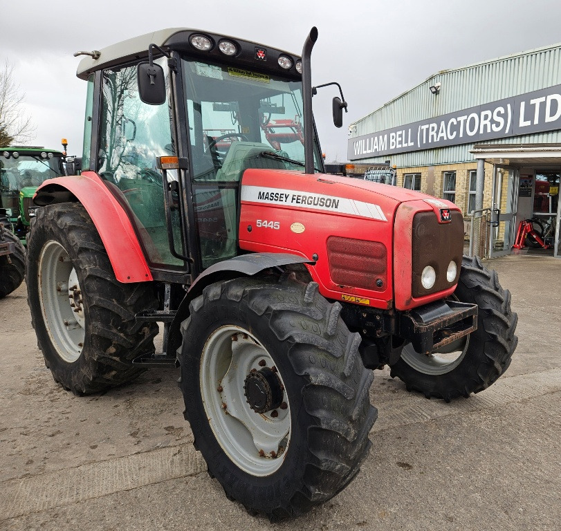 MF 5445 Manual Shuttle - Трактор: фото 1 MF 5445 Manual Shuttle - Трактор: фото 1