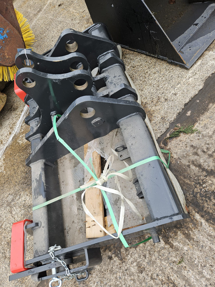 JCB QFit carriage/headsotck to fit onto a Bobcat/MF Telehandler - Навесное оборудование для Телескопических погрузчиков: фото 2 JCB QFit carriage/headsotck to fit onto a Bobcat/MF Telehandler - Навесное оборудование для Телескопических погрузчиков: фото 2