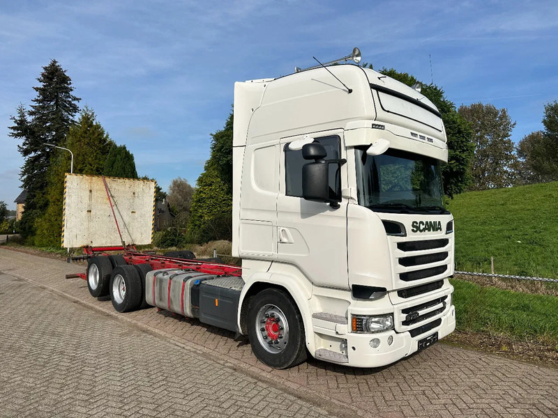 Scania R730 V8 FULL AIR-6X2-RETARDER- EUR6- - Грузовик-шасси: фото 4 Scania R730 V8 FULL AIR-6X2-RETARDER- EUR6- - Грузовик-шасси: фото 4