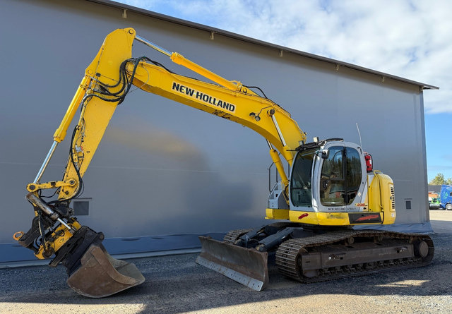 New HollandE235SR - Гусеничный экскаватор: фото 1 New HollandE235SR - Гусеничный экскаватор: фото 1