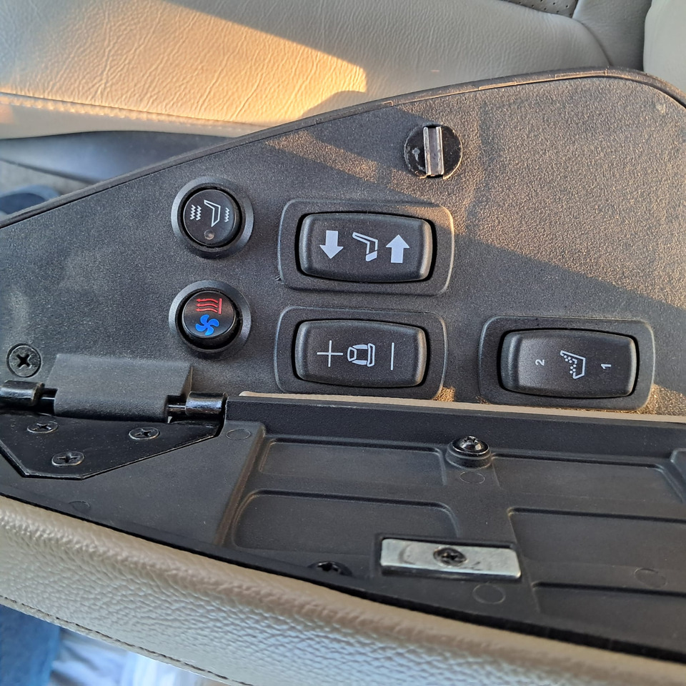 Трактор JHON DEERE 8RT 370: фото 12 Трактор JHON DEERE 8RT 370: фото 12