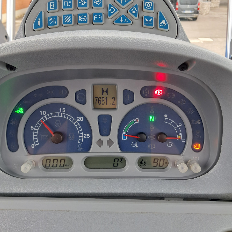 Трактор NEW HOLLAND T7 270: фото 12