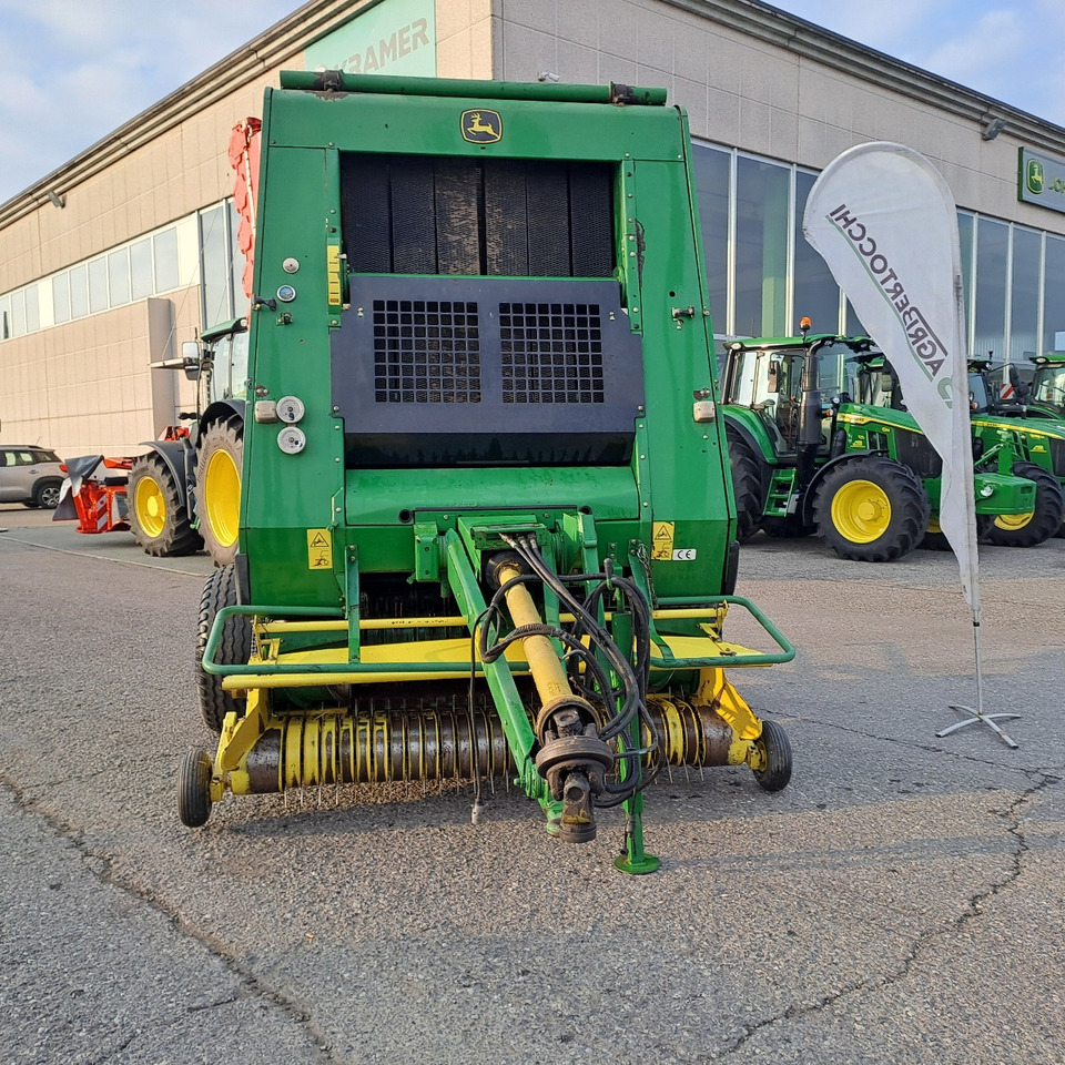 ROTOPRESSA JOHN DEERE 592 - Пресс-подборщик рулонный: фото 3 ROTOPRESSA JOHN DEERE 592 - Пресс-подборщик рулонный: фото 3
