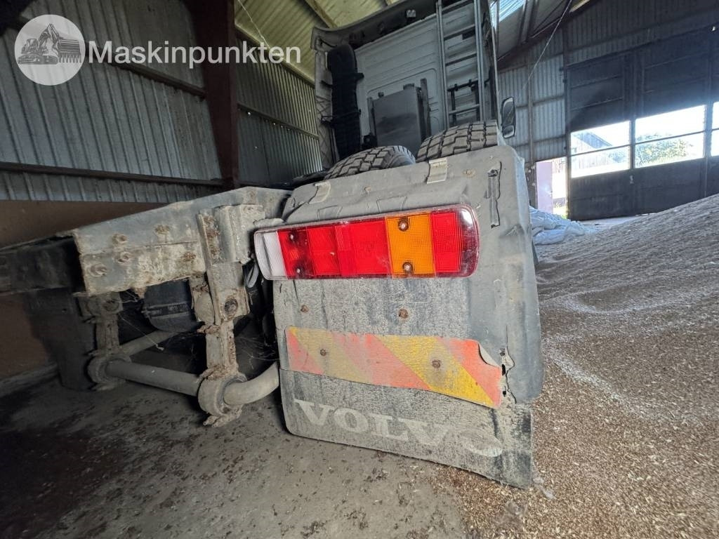 Тягач Volvo FH 12: фото 18