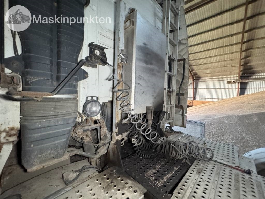 Тягач Volvo FH 12: фото 11