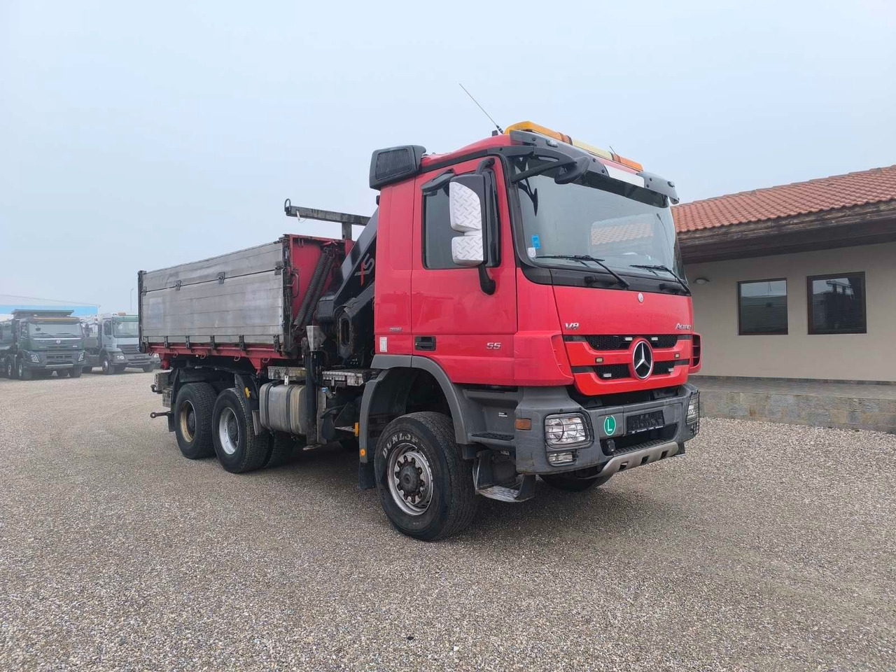 Mercedes-Benz ACTROS 3355 V8 6X6 HIAB 211 EP-5 HIPRO - Самосвал, Автоманипулятор: фото 1 Mercedes-Benz ACTROS 3355 V8 6X6 HIAB 211 EP-5 HIPRO - Самосвал, Автоманипулятор: фото 1