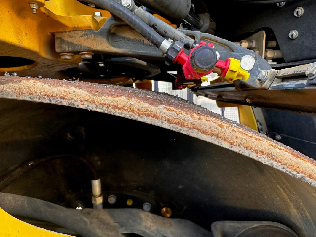 BOMAG DE BW 154 AP-5 AM - Дорожный каток: фото 3 BOMAG DE BW 154 AP-5 AM - Дорожный каток: фото 3