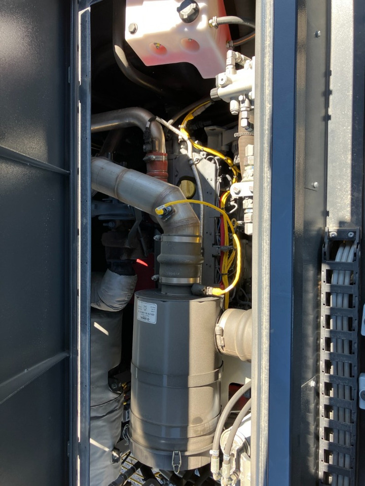 BOMAG IT BF 800 C S600 Stage IIIa/Tier 3 - Асфальтоукладчик: фото 4 BOMAG IT BF 800 C S600 Stage IIIa/Tier 3 - Асфальтоукладчик: фото 4