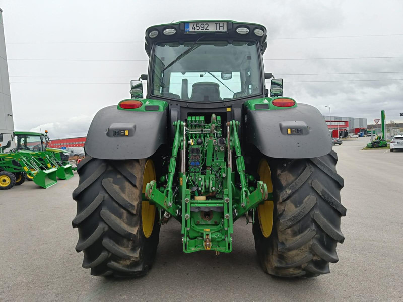Трактор John Deere 6215R: фото 6