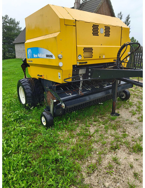 New Holland BR 6090 - Пресс-подборщик рулонный: фото 3 New Holland BR 6090 - Пресс-подборщик рулонный: фото 3