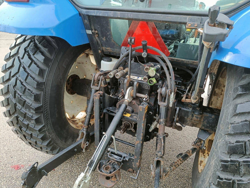 Трактор New Holland T 5050: фото 10 Трактор New Holland T 5050: фото 10