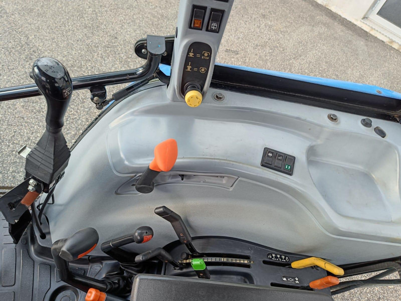 Трактор New Holland T 5050: фото 12 Трактор New Holland T 5050: фото 12