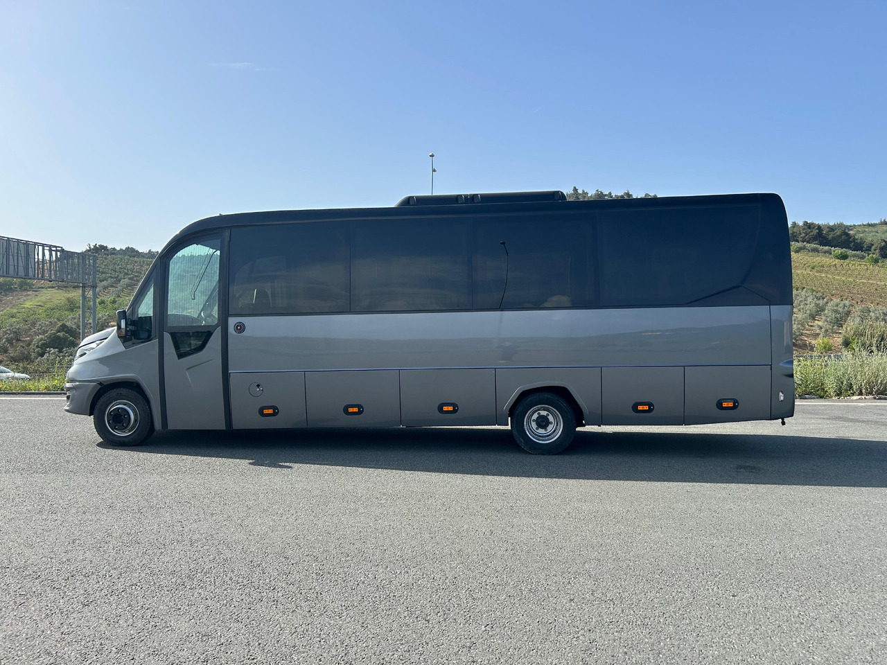 IVECO DAILY - RIGHT HAND DRIVE TOURISTIC VEHICLE - Туристический автобус: фото 5 IVECO DAILY - RIGHT HAND DRIVE TOURISTIC VEHICLE - Туристический автобус: фото 5