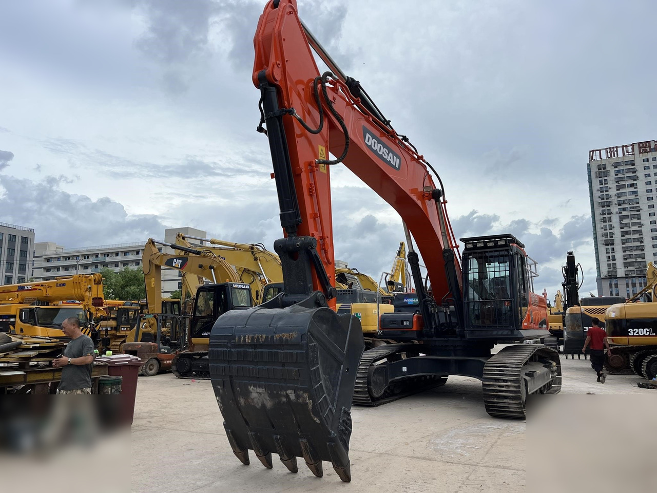 DOOSAN DX340 LCA - Гусеничный экскаватор: фото 3 DOOSAN DX340 LCA - Гусеничный экскаватор: фото 3