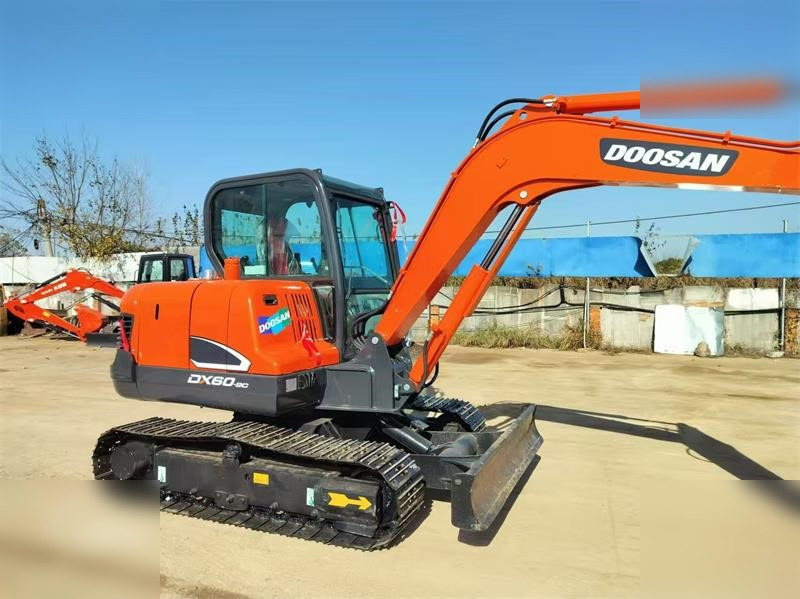 DOOSAN DX60-9C - Гусеничный экскаватор: фото 3 DOOSAN DX60-9C - Гусеничный экскаватор: фото 3