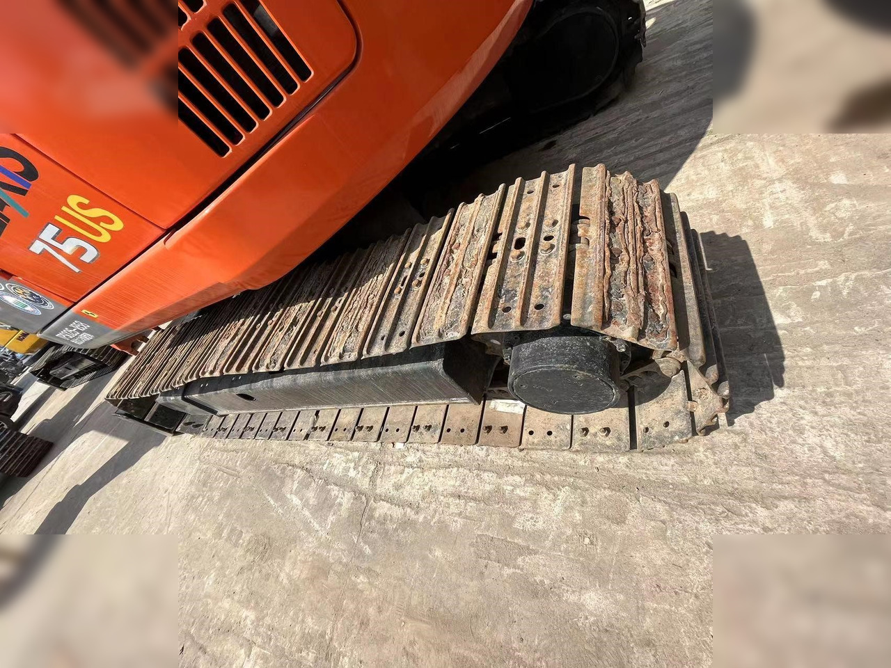 HITACHI ZX75US - Гусеничный экскаватор: фото 2 HITACHI ZX75US - Гусеничный экскаватор: фото 2