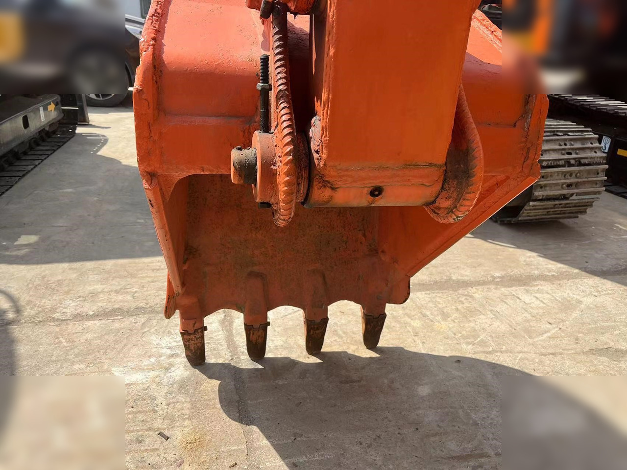 HITACHI ZX75US - Гусеничный экскаватор: фото 3 HITACHI ZX75US - Гусеничный экскаватор: фото 3