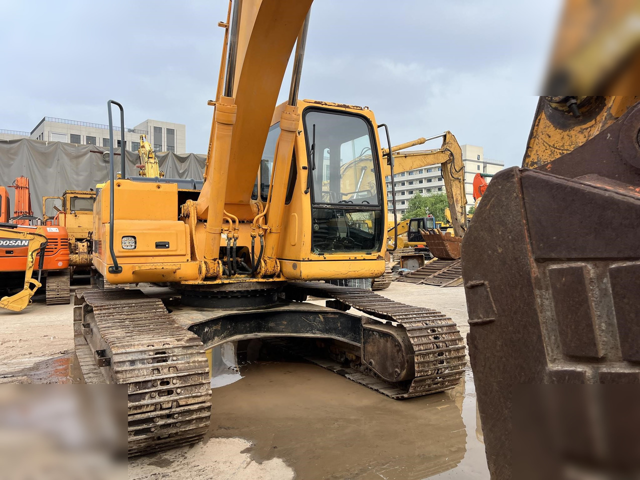 HYUNDAI ROBEX 210 LC-7 - Гусеничный экскаватор: фото 3 HYUNDAI ROBEX 210 LC-7 - Гусеничный экскаватор: фото 3