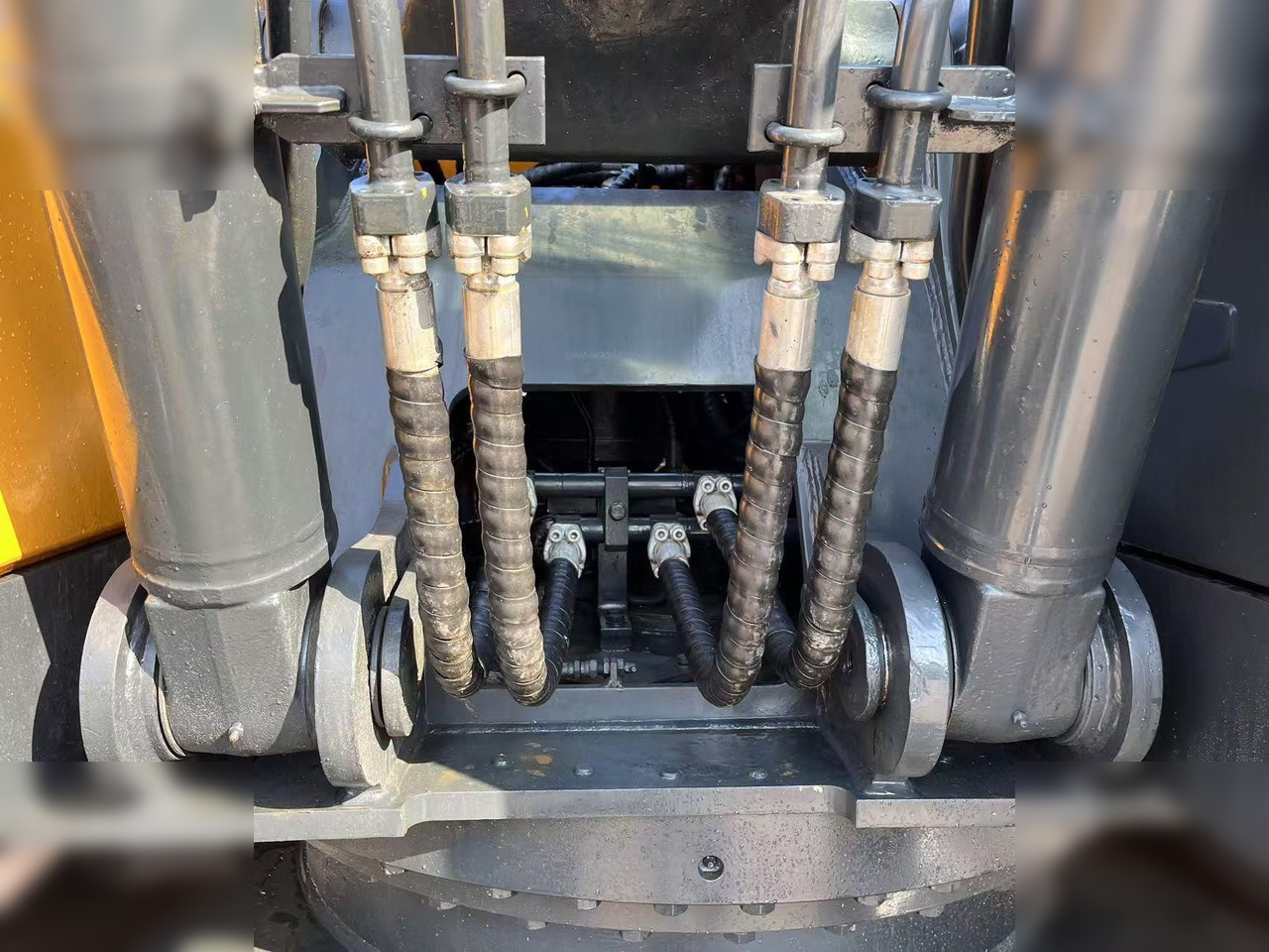 Гусеничный экскаватор HYUNDAI ROBEX 220 LC-9S: фото 6