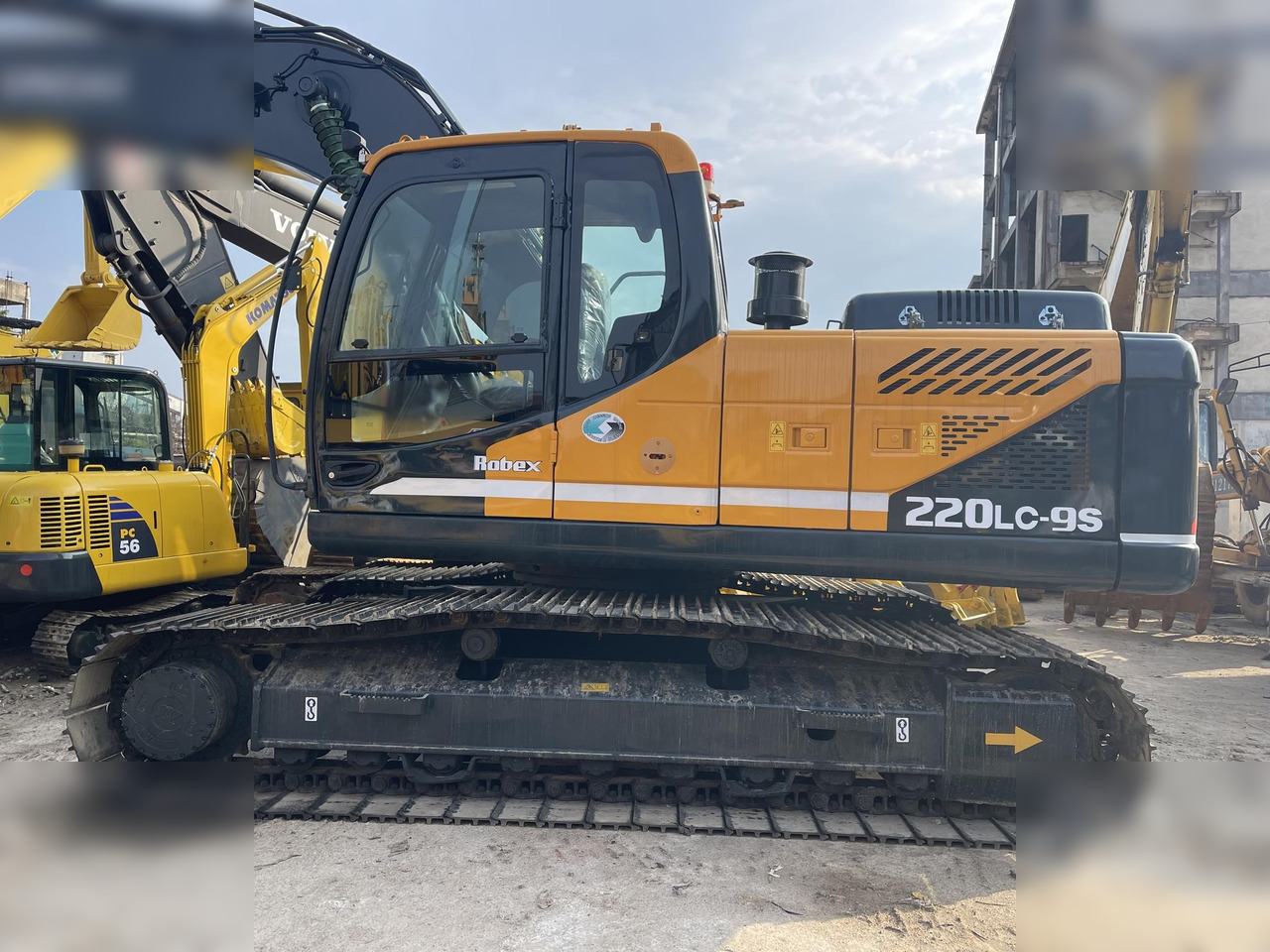 HYUNDAI ROBEX 220 LC-9S - Гусеничный экскаватор: фото 4 HYUNDAI ROBEX 220 LC-9S - Гусеничный экскаватор: фото 4