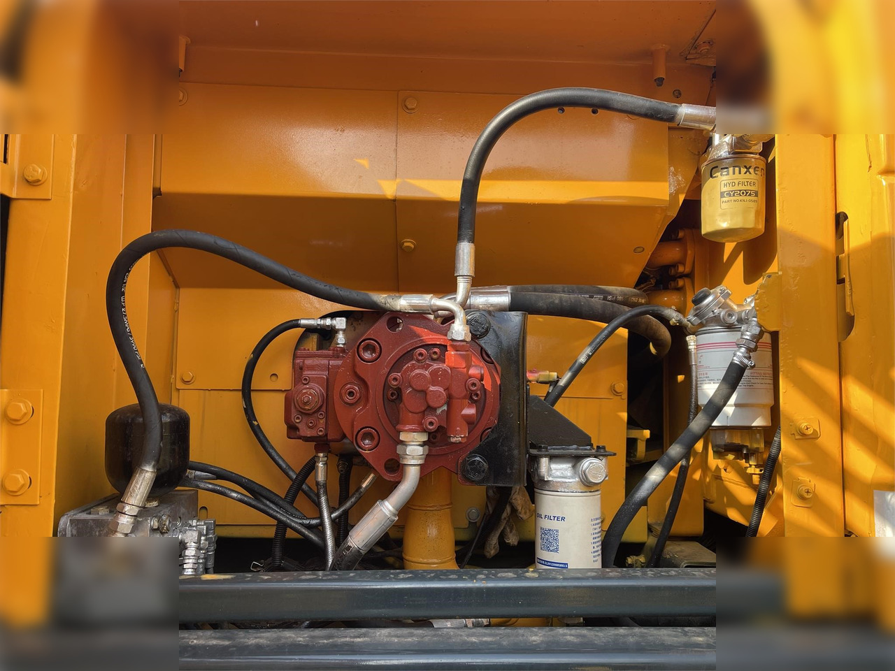 HYUNDAI ROBEX 220 LC-9S - Гусеничный экскаватор: фото 5 HYUNDAI ROBEX 220 LC-9S - Гусеничный экскаватор: фото 5