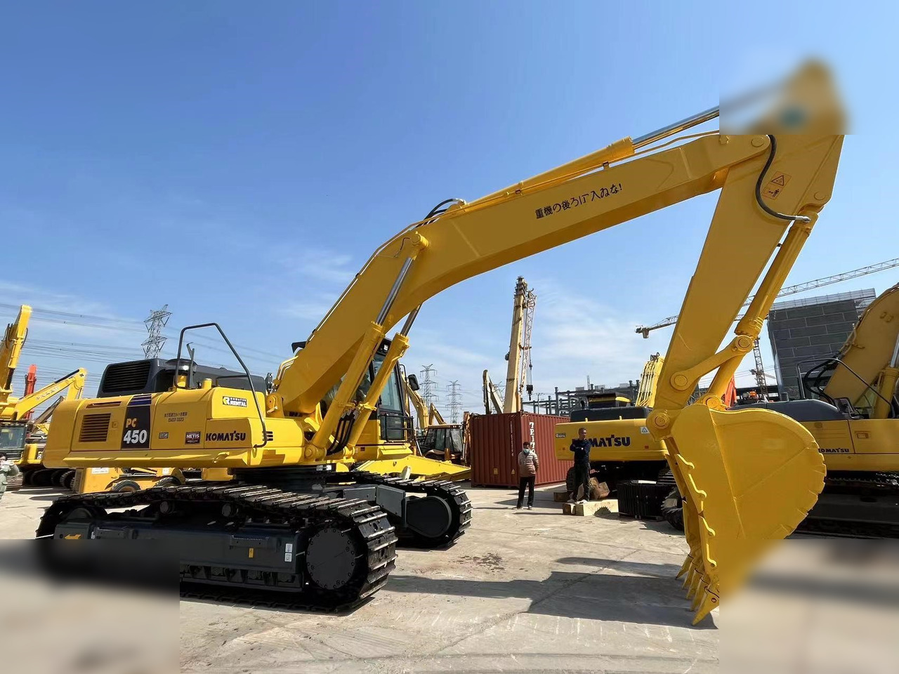 KOMATSU PC450 - Гусеничный экскаватор: фото 1 KOMATSU PC450 - Гусеничный экскаватор: фото 1