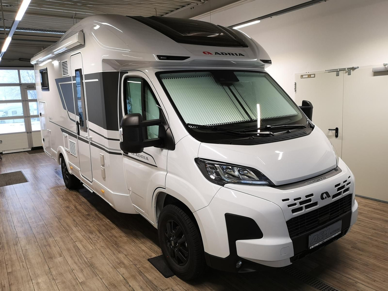 Adria Coral ALL-IN 650 DL*SOLAR*MARKISE*NAVI*SOFORT* - Полуинтегрированный автодом: фото 3 Adria Coral ALL-IN 650 DL*SOLAR*MARKISE*NAVI*SOFORT* - Полуинтегрированный автодом: фото 3