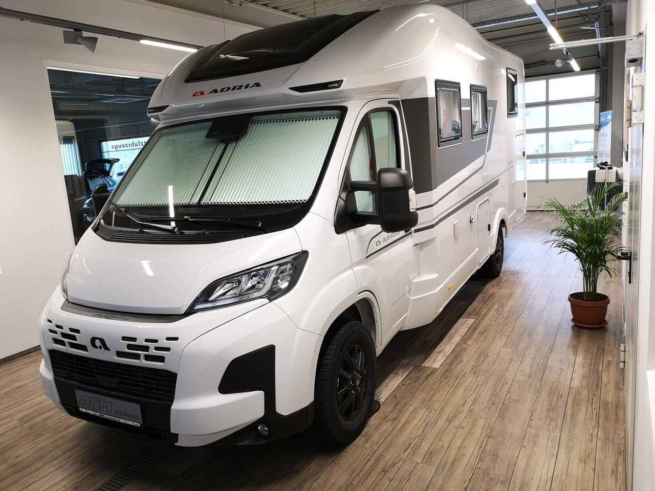 Adria Coral ALL-IN 650 DL*SOLAR*MARKISE*NAVI*SOFORT* - Полуинтегрированный автодом: фото 2 Adria Coral ALL-IN 650 DL*SOLAR*MARKISE*NAVI*SOFORT* - Полуинтегрированный автодом: фото 2